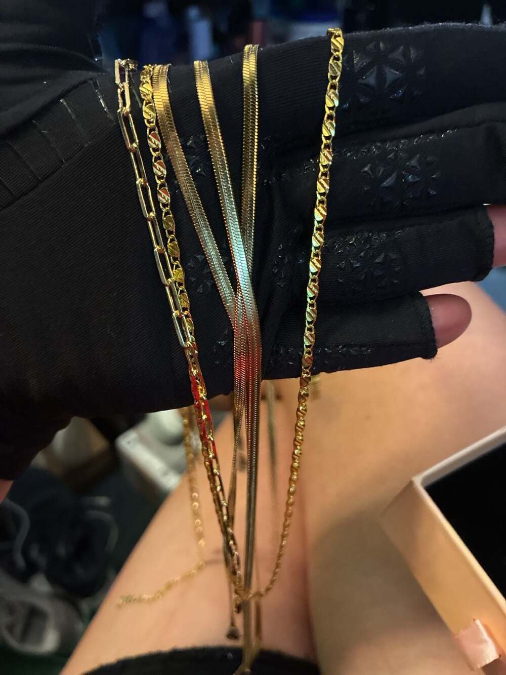 J0006 - 7 Necklaces (R122)